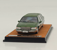 Load image into Gallery viewer, XG 1:64 Green Fleetwood Limousine Classic Luxury Model Diecast Metal Car New Collection