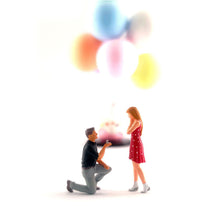 Load image into Gallery viewer, 1:64 Painted Figure Mini Model Miniature Resin Diorama Propose Couple Lovers Red