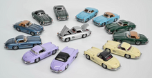 Load image into Gallery viewer, GFCC 1:64 1960 300SL Roadster Classic Sports Model Diecast Metal Car