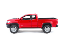 Load image into Gallery viewer, Maisto 1:27 Red 2017 Colorado ZR2 Pickup Off Road Model Toy Diecast Metal Car