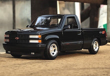 Load image into Gallery viewer, Maisto 1:24 1993 454 SS Pickup Truck Sports Model Toy Diecast Metal Car BN