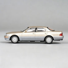 Load image into Gallery viewer, JKM 1:64 Gold LS400 UCF10 Classic Sedan Sports Model Diecast Metal Car New Collection