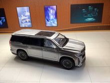 Load image into Gallery viewer, Masdi 1:64 Silver Escalade Full Size SUV Sports Model Diecast Metal Car New Collection