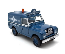 Load image into Gallery viewer, 1:76 Blue Land Rover Defender RAC Radio Patrol Model Diecast Metal Car New Collection