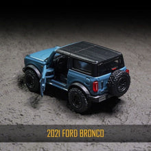 Load image into Gallery viewer, Bburago 1:64 2021 Ford Bronco SUV ORV Sports Model Diecast Metal Car New Collection