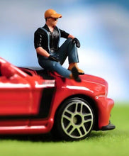 Load image into Gallery viewer, 1:64 Painted Figure Model Miniature Resin Diorama Sand Sitting Cap Man Boy Cool