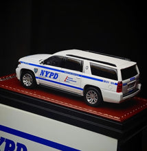Load image into Gallery viewer, GOC 1:64 HEC White 2015 Suburban US Police K9 SUV Model Diecast Metal Car New Collection