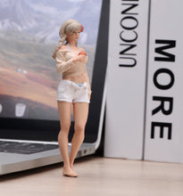 Load image into Gallery viewer, 1:24 Painted Figure Model Miniature Resin Diorama Fashion Short Brown Hair Woman