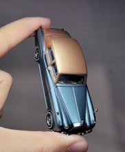Load image into Gallery viewer, GFCC 1:64 Limited 1955 Silver Cloud I Classic Model Diecast Metal Car New Collection