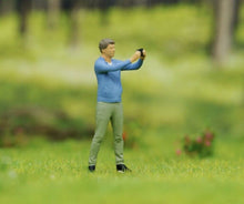 Load image into Gallery viewer, 1:64 Painted Figure Model Miniature Resin Diorama Camping Outdoor Picnic BBQ Toy Collection