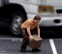 Load image into Gallery viewer, 1:64 Painted Figure Model Miniature Resin Sand Diorama Couriers Workers Set