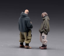 Load image into Gallery viewer, 1:64 Painted Figure Model Miniature Resin Sand Diorama Trendy Cool Style Couple