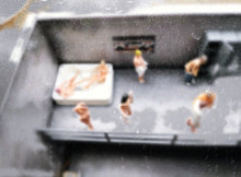 Load image into Gallery viewer, 1:64 Painted Figure Mini Model Miniature Resin Diorama Bubble Bath Couple Hot