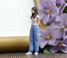 Load image into Gallery viewer, 1:24 Painted Figure Model Miniature Resin Diorama Casual Lady With Mask Girl