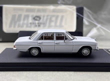 Load image into Gallery viewer, Maxwell 1:64 White W114 200 Strich 8 Classic Sedan Model Diecast Metal Car New Collection