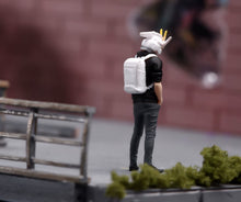Load image into Gallery viewer, 1:64 Painted Figure Model Miniature Resin Sand cool man boy backpack Style