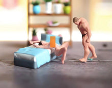 Load image into Gallery viewer, 1:64 Painted Figure Model Miniature Resin Diorama Sand Sexy Girl Lady Knee Man