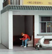 Load image into Gallery viewer, 1:64 Painted Figure Mini Model Miniature Resin Diorama Sand People Man On Toilet