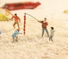 Load image into Gallery viewer, 1:64 Painted Figure Model Miniature Resin Diorama Toy Snowball Fight Firecracker