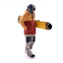 Load image into Gallery viewer, 1:64 Painted Figure Mini Model Miniature Resin Diorama Sand Snowboarding People New Scene