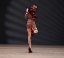 Load image into Gallery viewer, 1:24 Painted Figure Model Miniature Resin Diorama Office Lady Suit Hold Heels