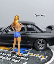 Load image into Gallery viewer, 1:64 Painted Figure Miniature Mini Resin Model Diorama Lady Blond Sporty Sexy