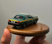 Load image into Gallery viewer, Rollin 1:64 Vermont Police VSP CV CROWN VICTORIA Model Diecast Metal Car New Collection
