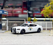 Load image into Gallery viewer, Rollin 1:64 2008 White CHP Police Charger Muscle Model Diecast Metal Car New Collection