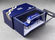 Load image into Gallery viewer, GOC 1:64 Blue GMC Savana Cutaway Van MPV RV Model Diecast Metal Car New Collection