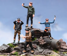 Load image into Gallery viewer, 1:64 Painted Figure Model Miniature Resin Diorama Sand Climber Set Puppet Man