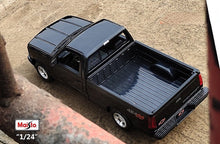 Load image into Gallery viewer, Maisto 1:24 1993 454 SS Pickup Truck Sports Model Toy Diecast Metal Car BN
