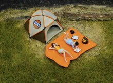Load image into Gallery viewer, 1:64 Painted Figure Model Miniature Resin Diorama Outdoor Picnic Camping Reading Collection