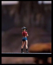 Load image into Gallery viewer, 1:64 Painted Figure Mini Model Miniature Resin Diorama Sand Western Cow Girl