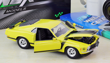 Load image into Gallery viewer, WELLY 1:24 1970 Mustang Boss 302 Muscle Racing Sports Model Diecast Metal Car