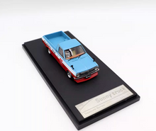 Load image into Gallery viewer, SH 1:64 Datsun Sunny Pickup Truck Accessory Model Diecast Resin Car