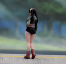 Load image into Gallery viewer, 1:64 Painted Figure Model Miniature Resin Sand Diorama Cool Pretty Girl Beauty