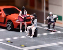 Load image into Gallery viewer, 1:64 Painted Figure Model Miniature Resin Diorama Toy Sand Street Singing Girl