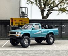 Load image into Gallery viewer, Masdi 1:64 Blue 1995 Hilux RN80 Cab Pickup Truck Model Diecast Metal Car New Collection