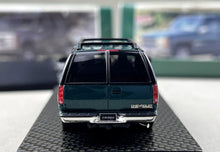 Load image into Gallery viewer, Bliss 1:64 Green Suburban GMT400 SUV Sports Model Diecast Metal Car New Collection