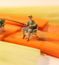 Load image into Gallery viewer, 1:64 Painted Figure Model Miniature Resin Diorama Sand Outdoor Fishing Angling