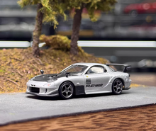 Load image into Gallery viewer, Minigt 1:64 Silver RX-7 FD RE Sports Model Diecast Metal Car New Collection