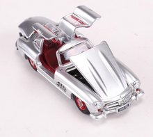 Load image into Gallery viewer, BSC 1:64 Silver 1955 300SL Coupe Sports Classic Model Diecast Metal Car New Collection
