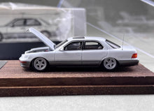 Load image into Gallery viewer, FW 1:64 White VIP LS400 XF10 UCF10 Sedan Sports Model Diecast Metal Car New Collection