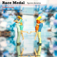 Load image into Gallery viewer, 1:64 Painted Figure Mini Model Miniature Resin Diorama Sand Lovers Hug Exciting