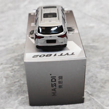 Load image into Gallery viewer, Masdi 1:64 Silver Sienna MPV Mini Van Sports Model Diecast Metal Car New Collection
