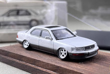 Load image into Gallery viewer, FW 1:64 White VIP LS400 XF10 UCF10 Sedan Sports Model Diecast Metal Car New Collection