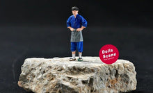 Load image into Gallery viewer, 1:64 Painted Figure Model Miniature Resin Diorama Toy Sand Raman Chef Man Stand