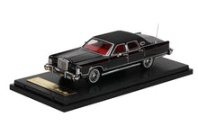 Load image into Gallery viewer, Sunstar 1:64 Black 1979 Continental Town Classic Model Diecast Metal Car New Collection
