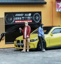 Load image into Gallery viewer, 1:64 Painted Figure Mini Model Miniature Resin Diorama Drinking Couple Man Lady New Scene