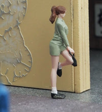 Load image into Gallery viewer, 1:64 Painted Figure Mini Model Miniature Resin Diorama Sand Green Dress Girl Toy New